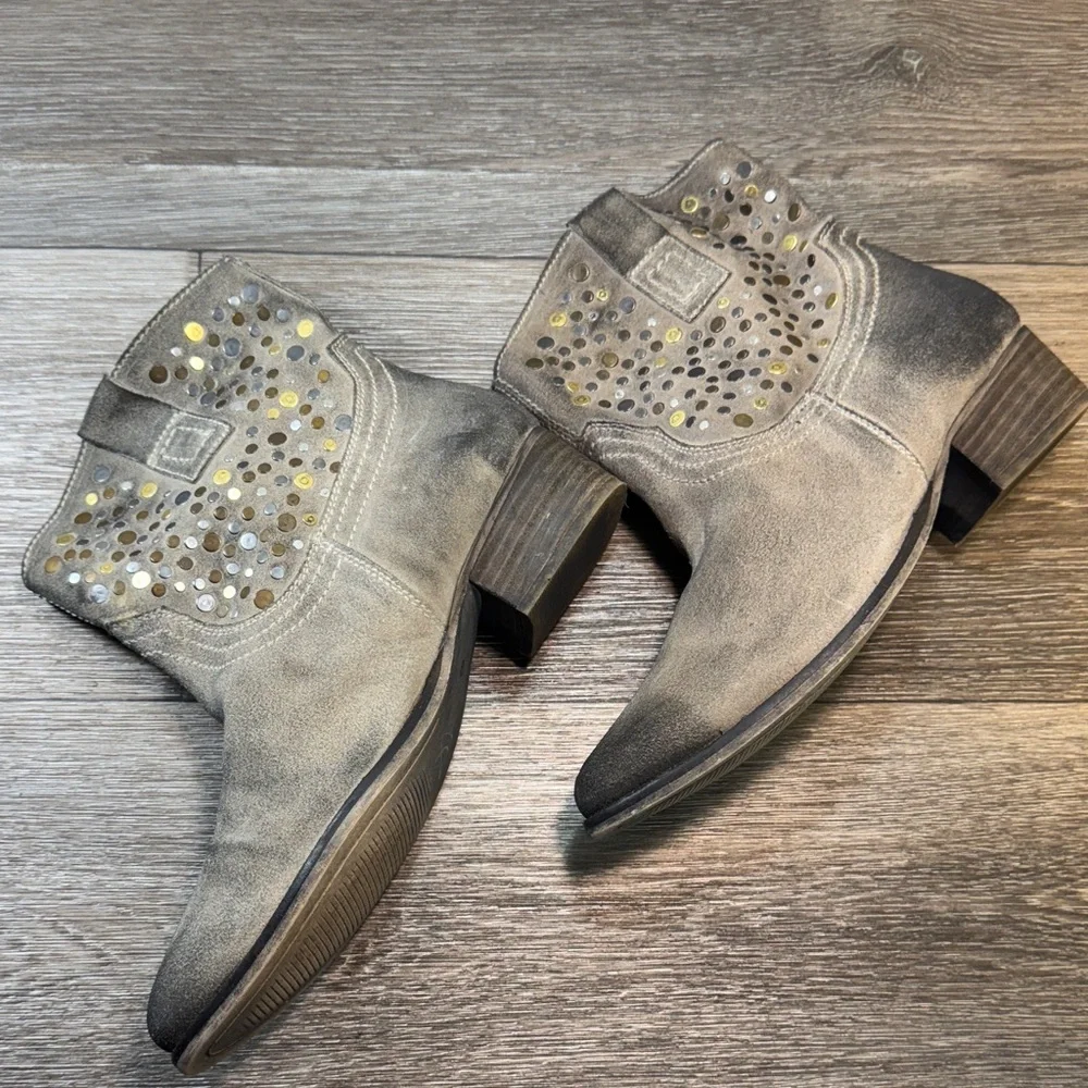 Diba Tan Ankle Booties woman’s size 9 (s193)